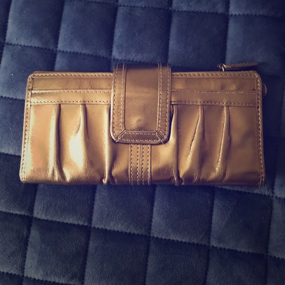Gold Fossil Wallet - Picture 1 of 6